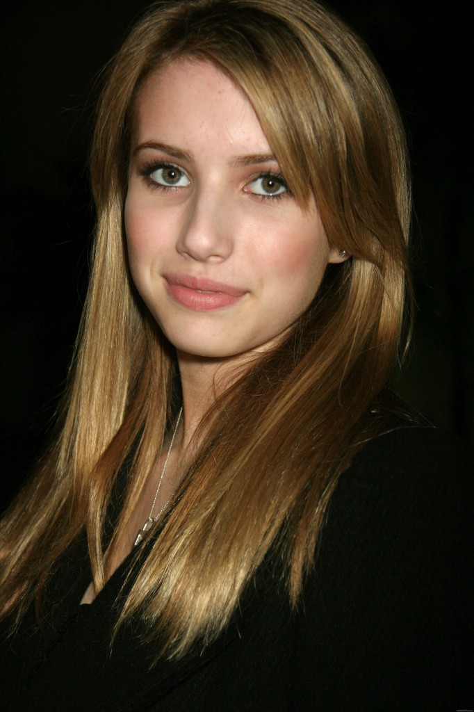 Emma_Roberts_020_001_122_50lo